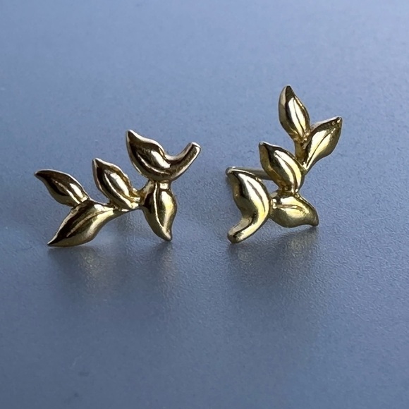 14k Gold Vermeil Leaf Studs - Picture 4 of 7